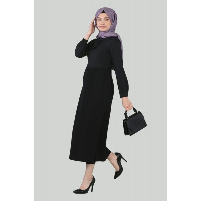 فستان تكبير واسع أسود فستان تكبير واسع أسود
