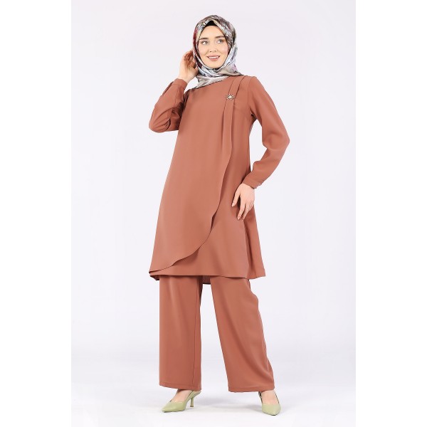 Tekbir Milaj Front Star Brooch Detailed Cape Suit